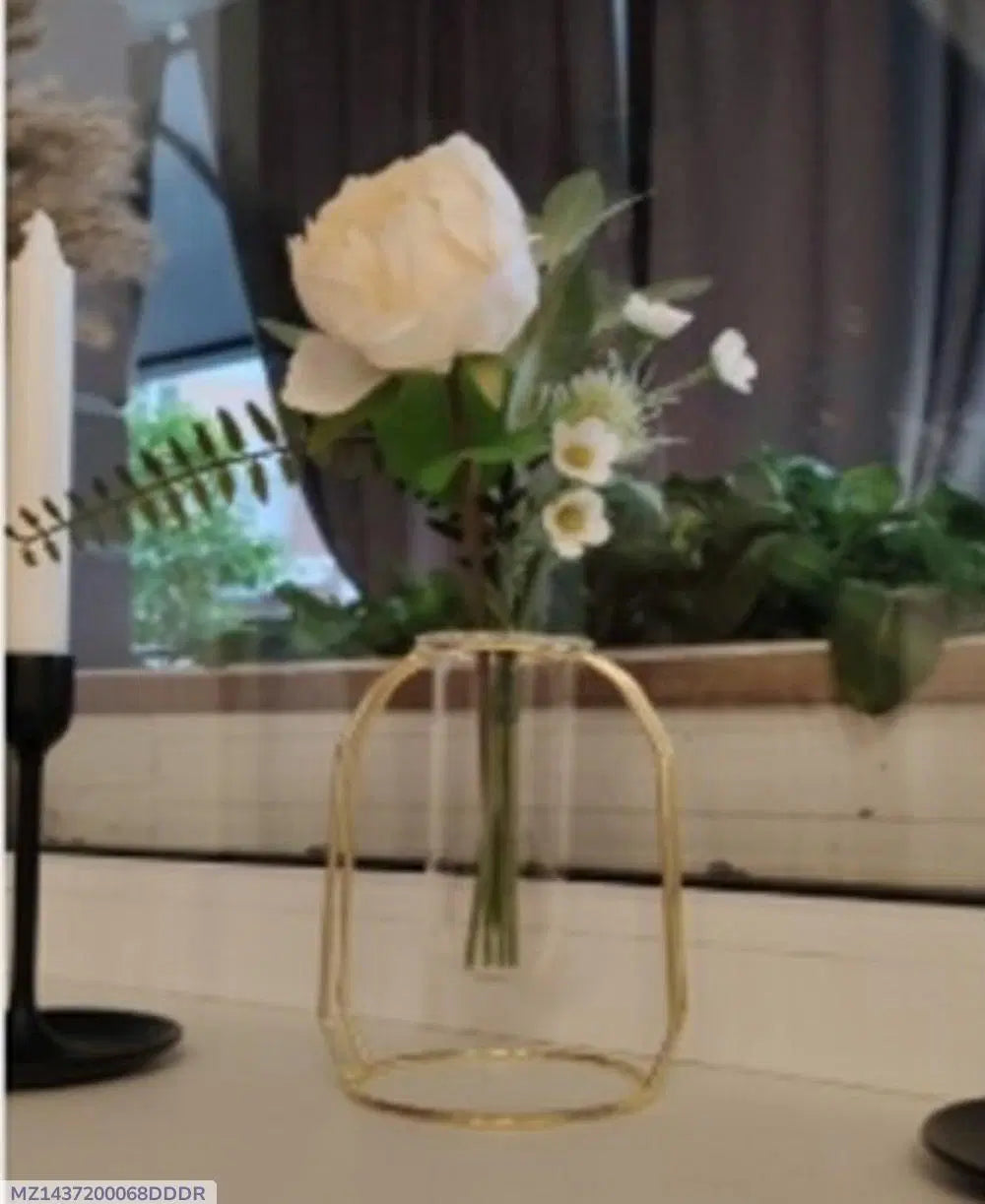 Metal Vase - 1 Pc Stunning Decorative Accent