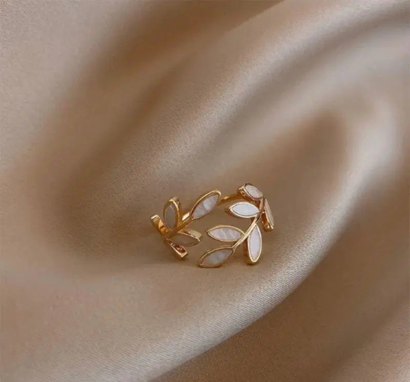 Leaf Design Adjustable Ring